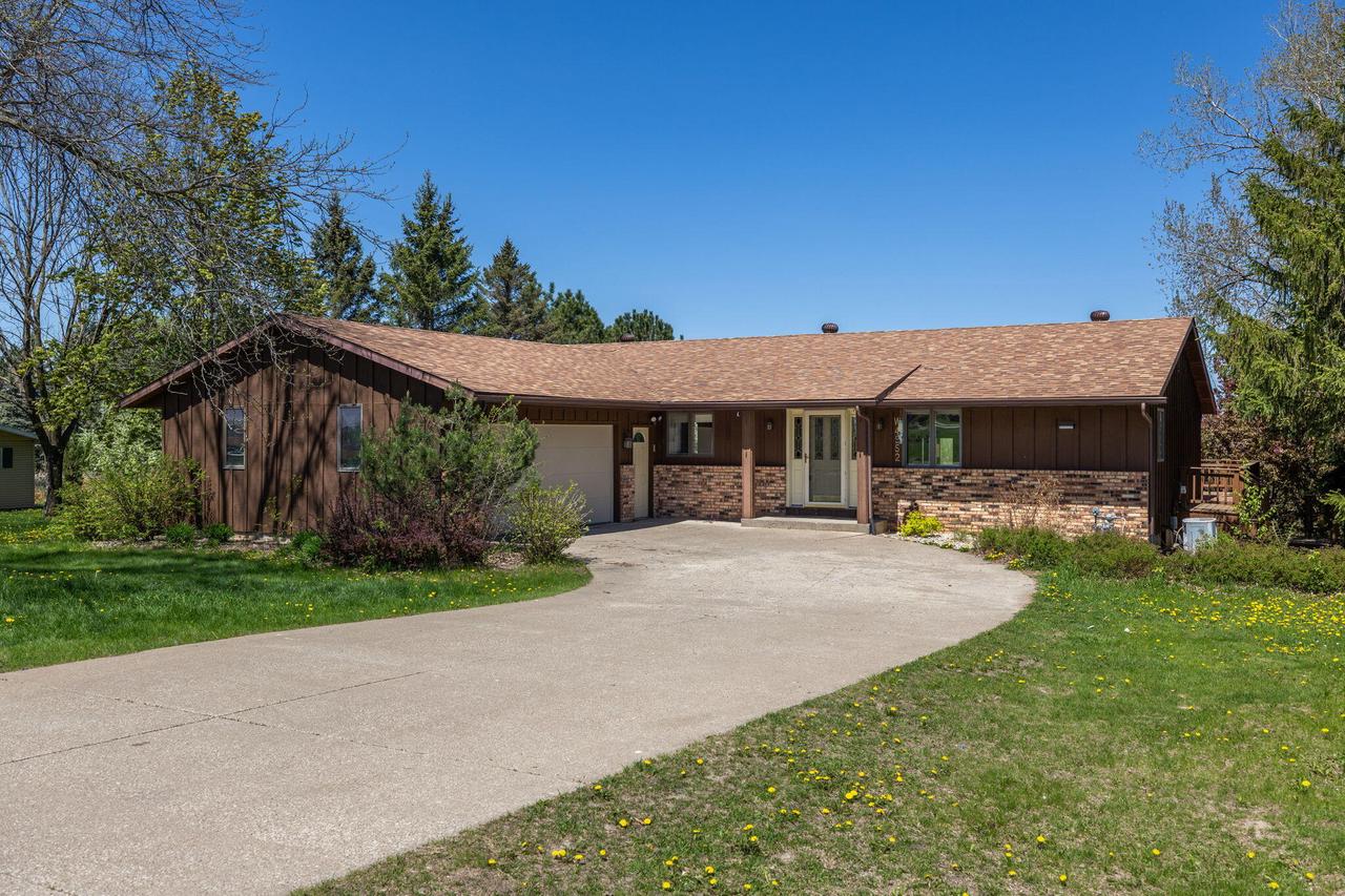 W4952 Woodhaven DRIVE