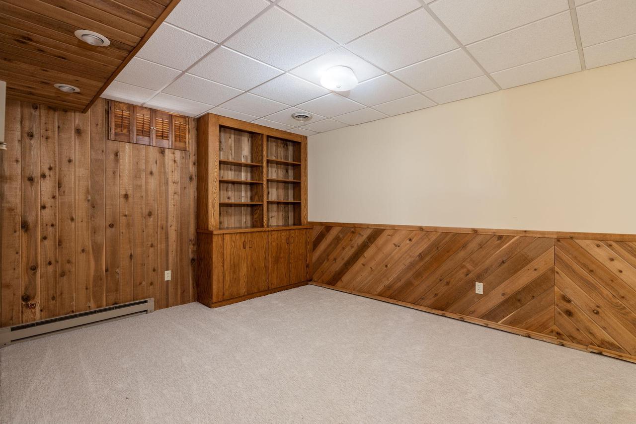 W4952 Woodhaven DRIVE