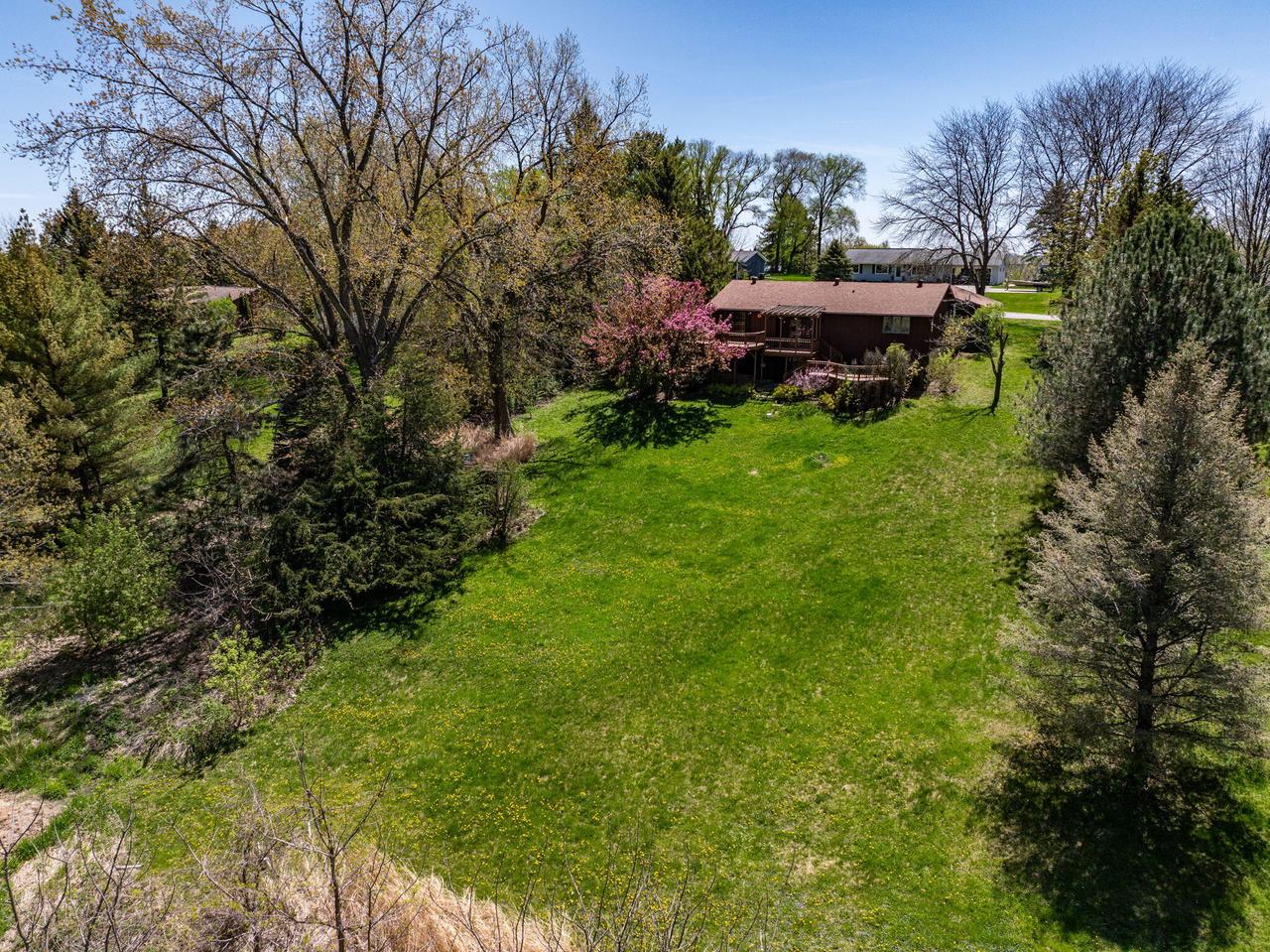 W4952 Woodhaven DRIVE