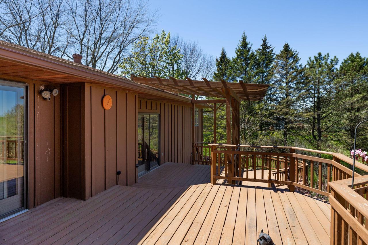 W4952 Woodhaven DRIVE