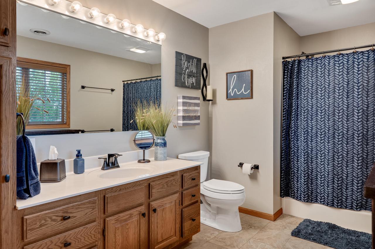 1022 Westview Circle DRIVE