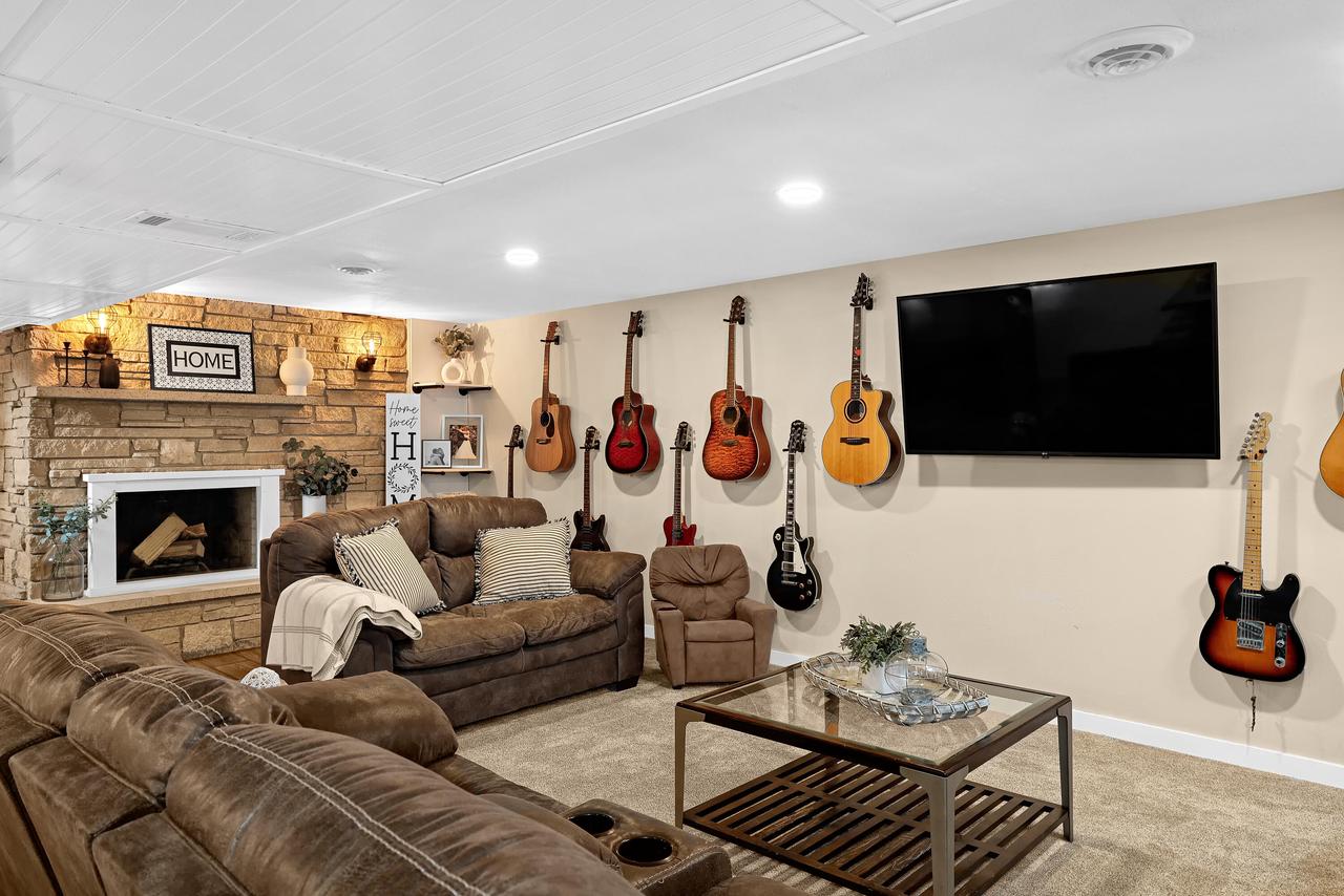 W2381 Evans Dwyer ROAD