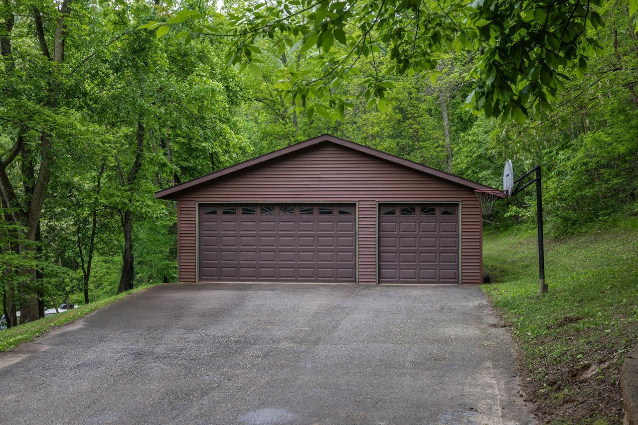 N1440 Red Oaks DRIVE