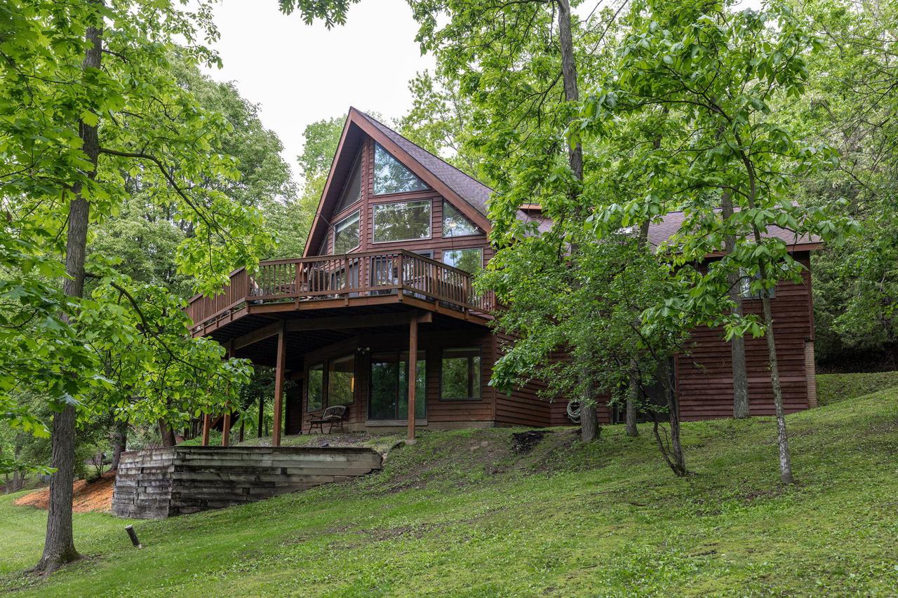 N1440 Red Oaks DRIVE