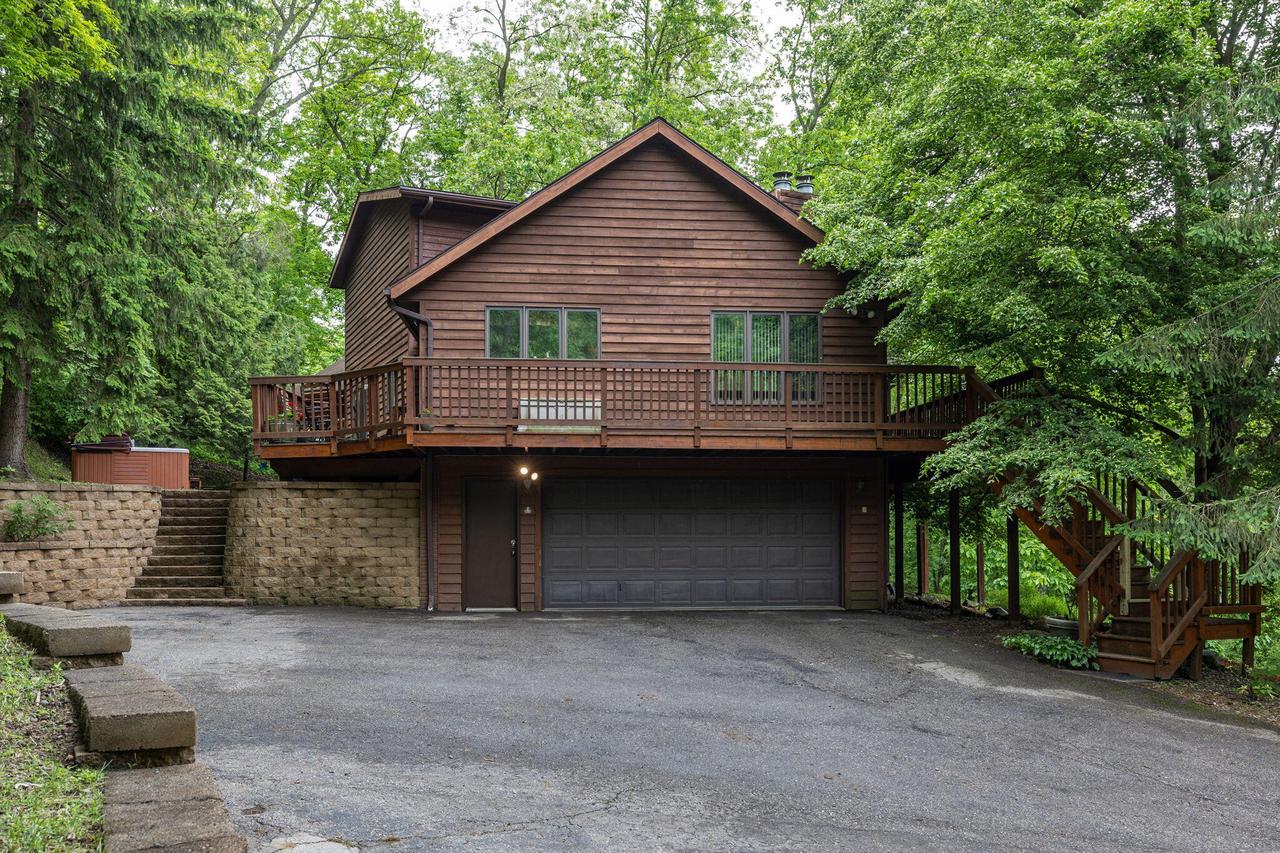 N1440 Red Oaks DRIVE