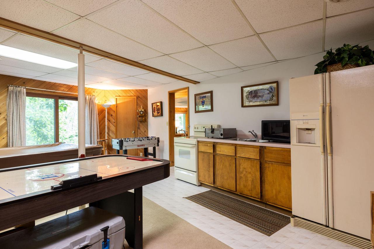 N1440 Red Oaks DRIVE