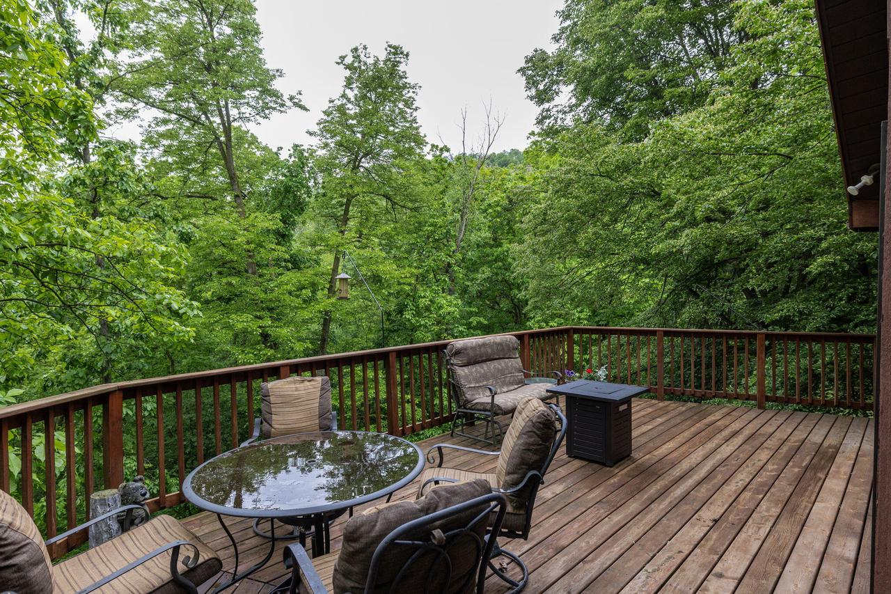 N1440 Red Oaks DRIVE