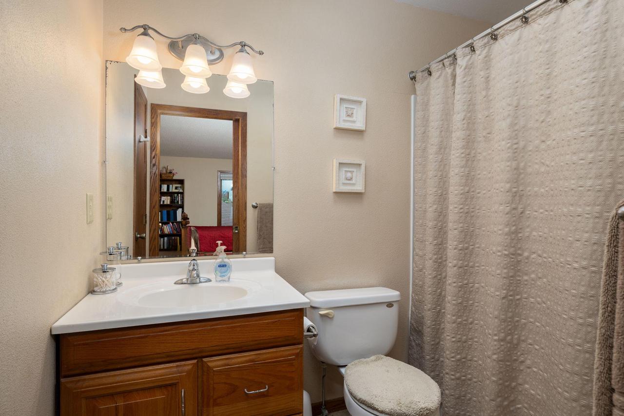 N1440 Red Oaks DRIVE