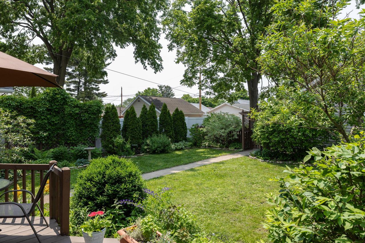 1210 East AVENUE SOUTH South