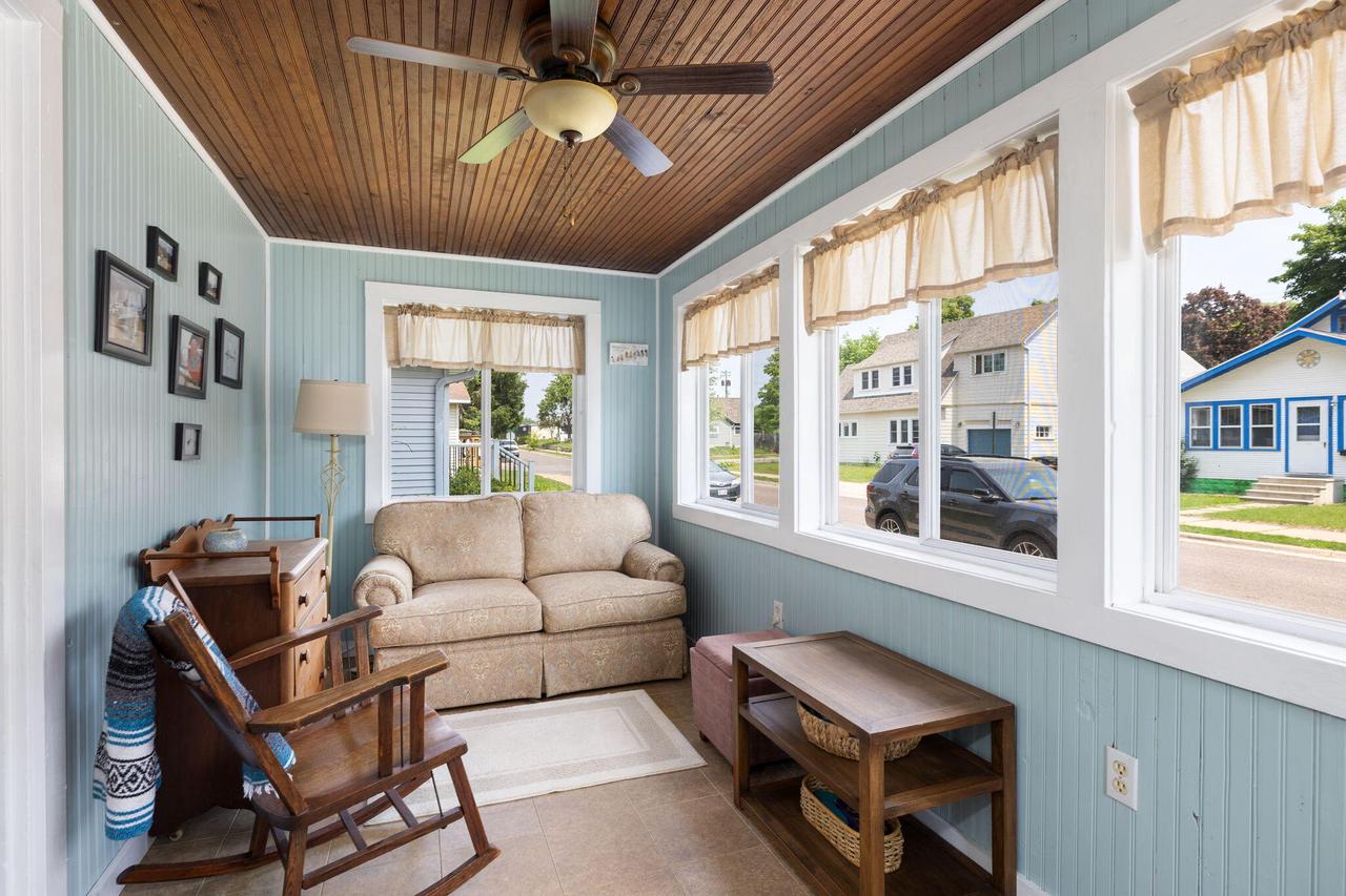 1210 East AVENUE SOUTH South