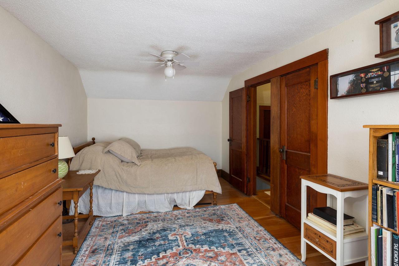 1210 East AVENUE SOUTH South