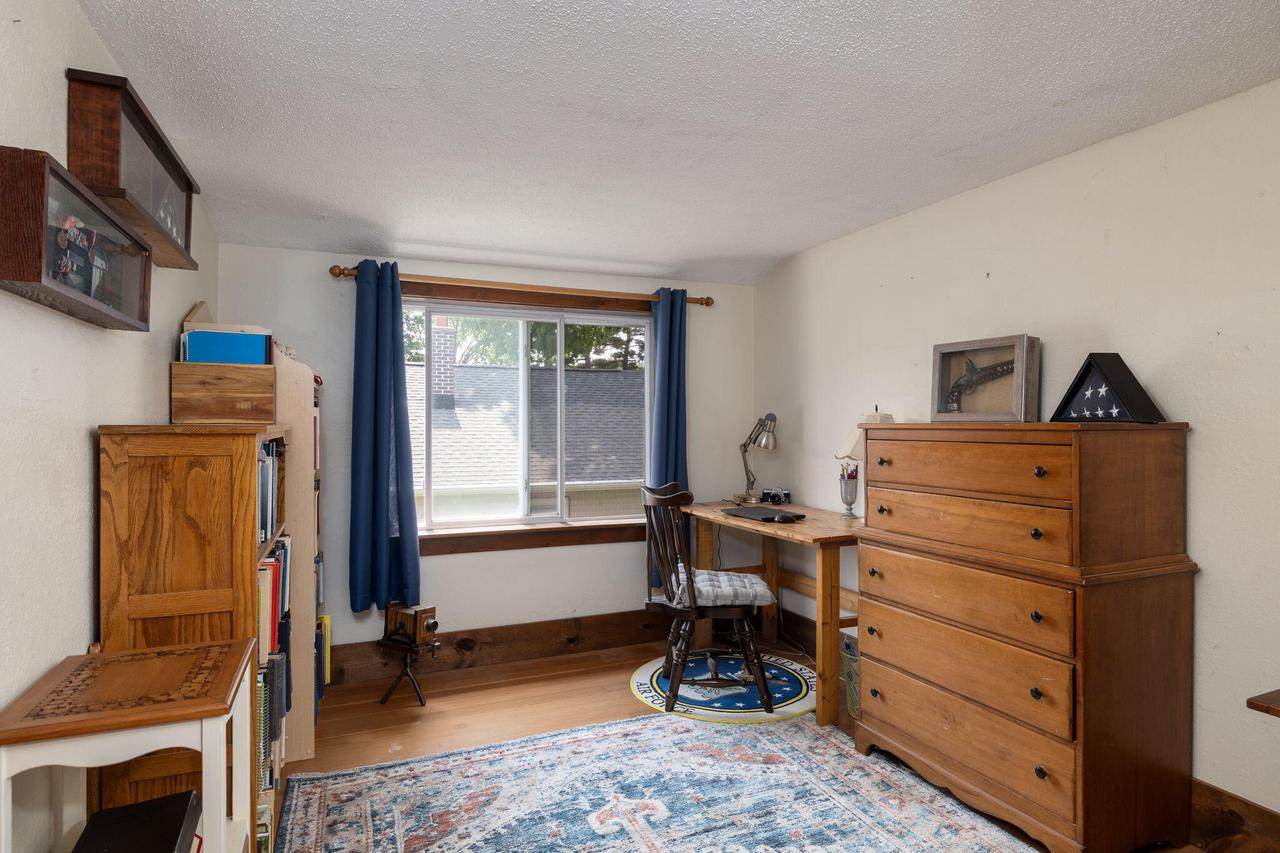 1210 East AVENUE SOUTH South