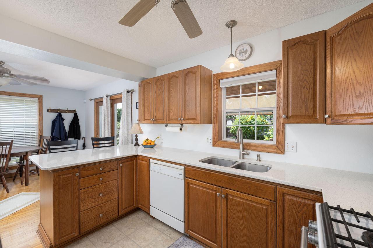 1210 East AVENUE SOUTH South