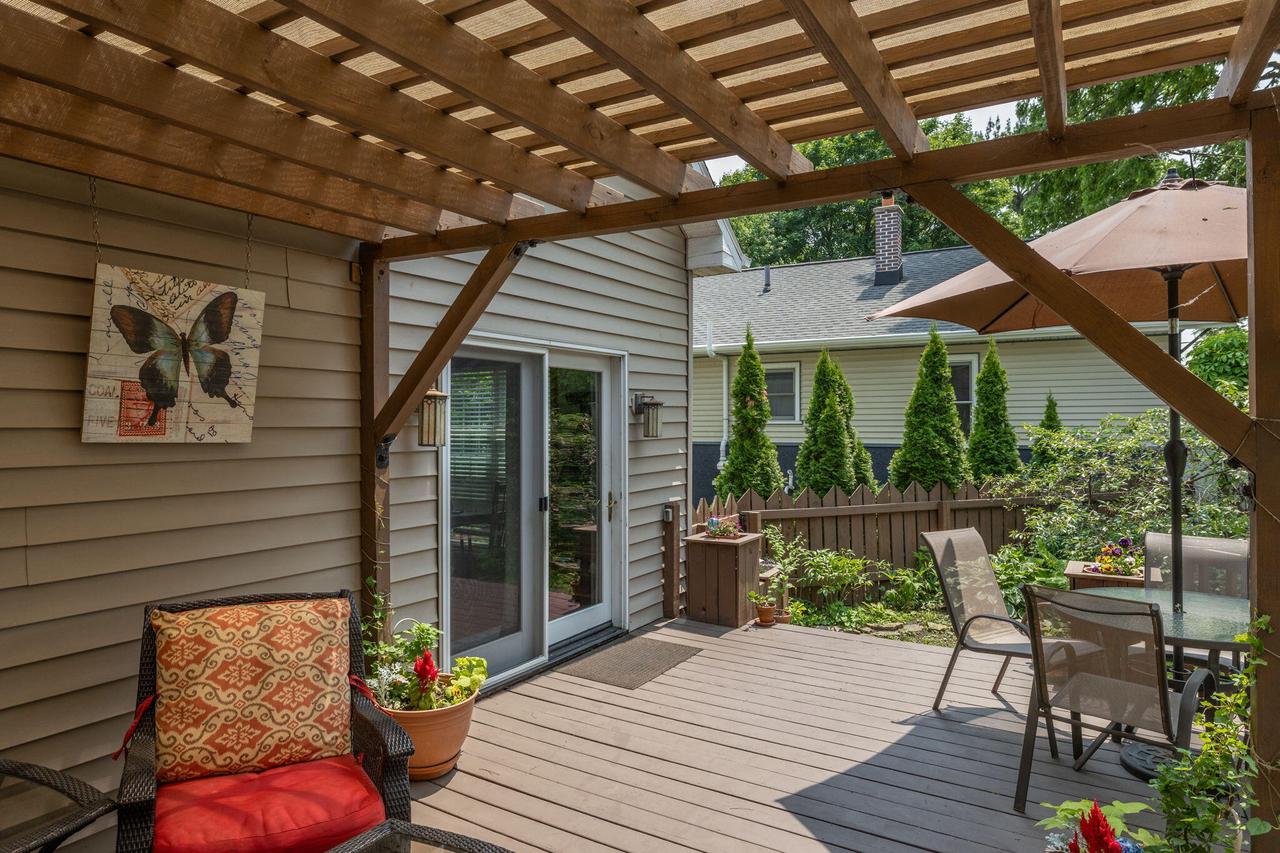 1210 East AVENUE SOUTH South