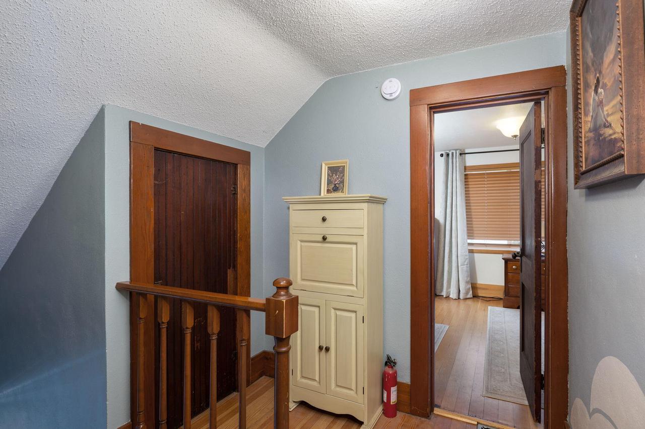 1210 East AVENUE SOUTH South