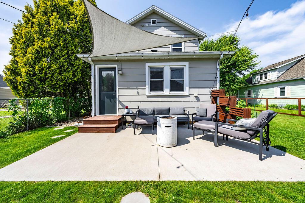 327 2nd STREET NORTH North