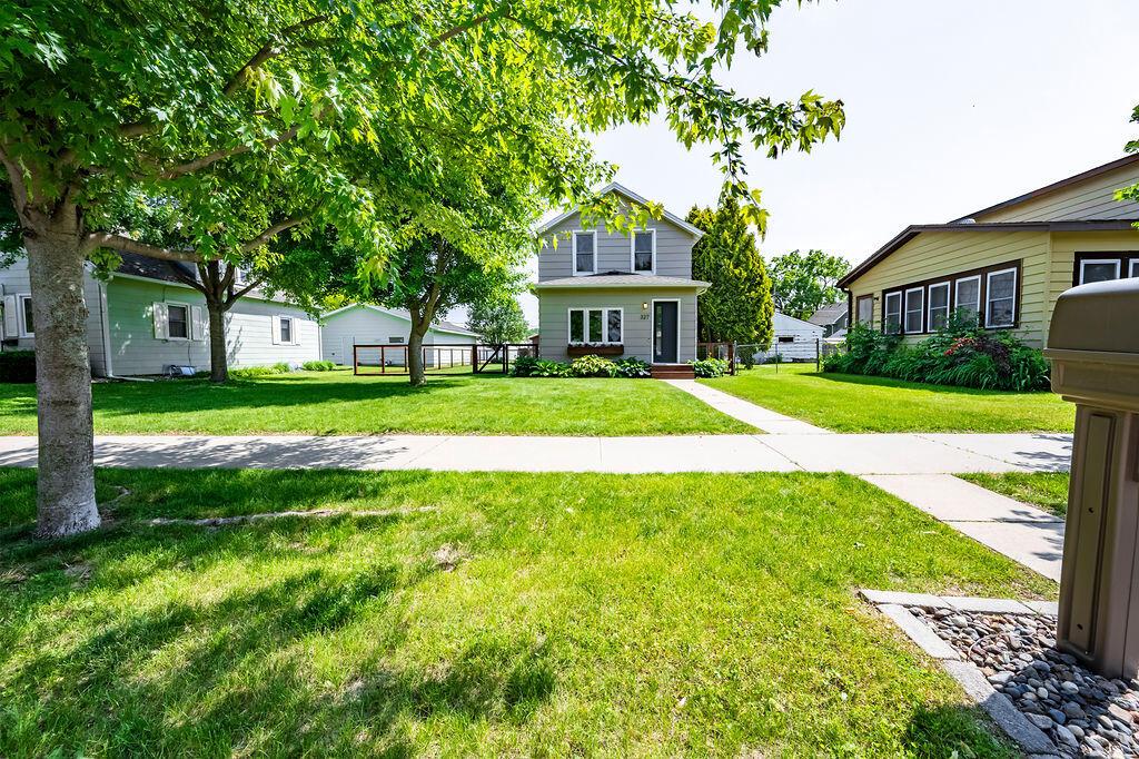 327 2nd STREET NORTH North