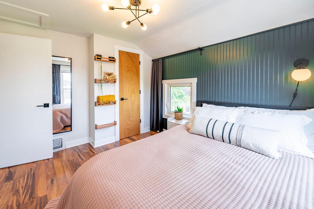 327 2nd STREET NORTH North