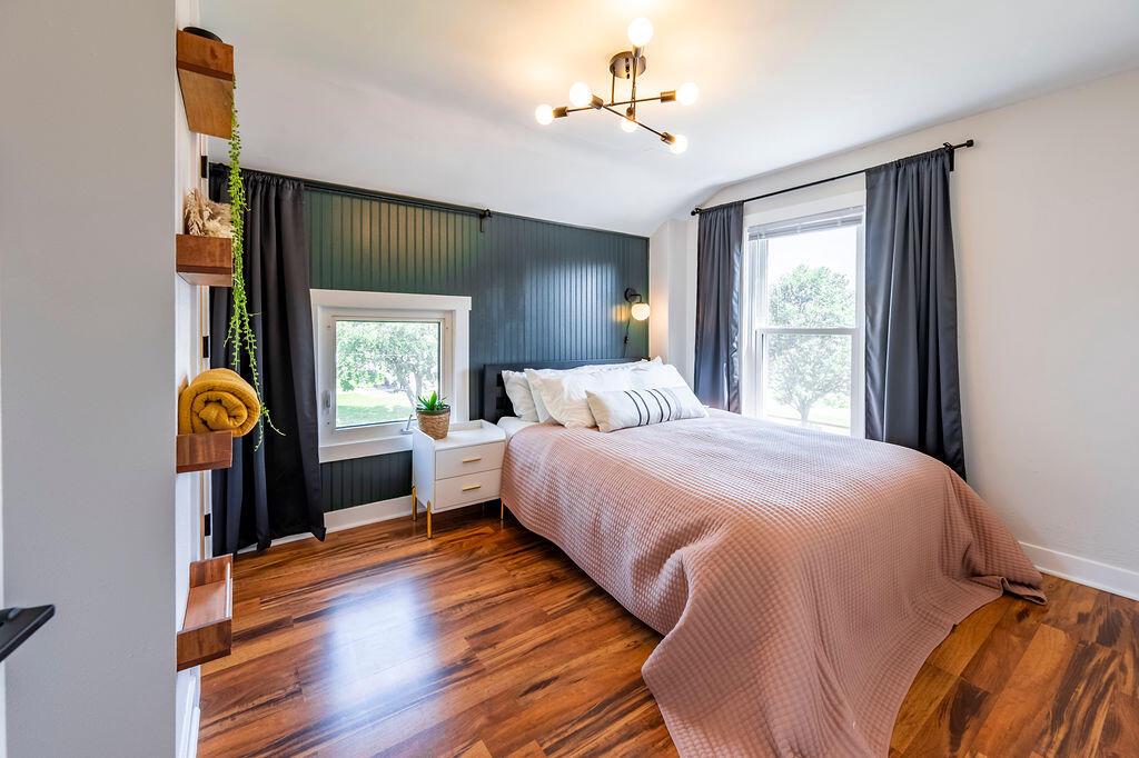 327 2nd STREET NORTH North