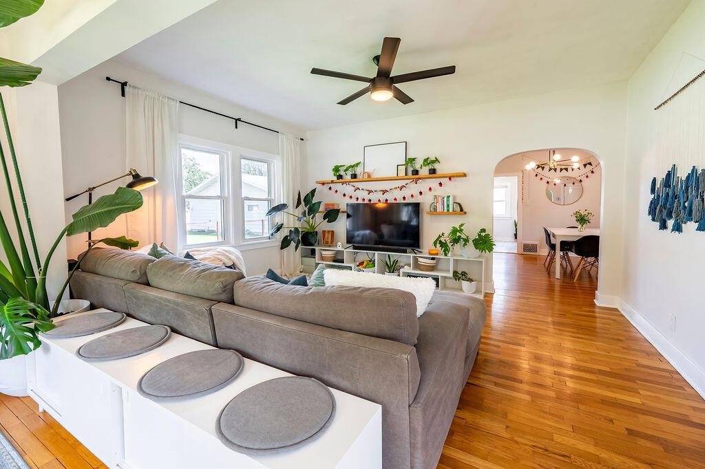 327 2nd STREET NORTH North