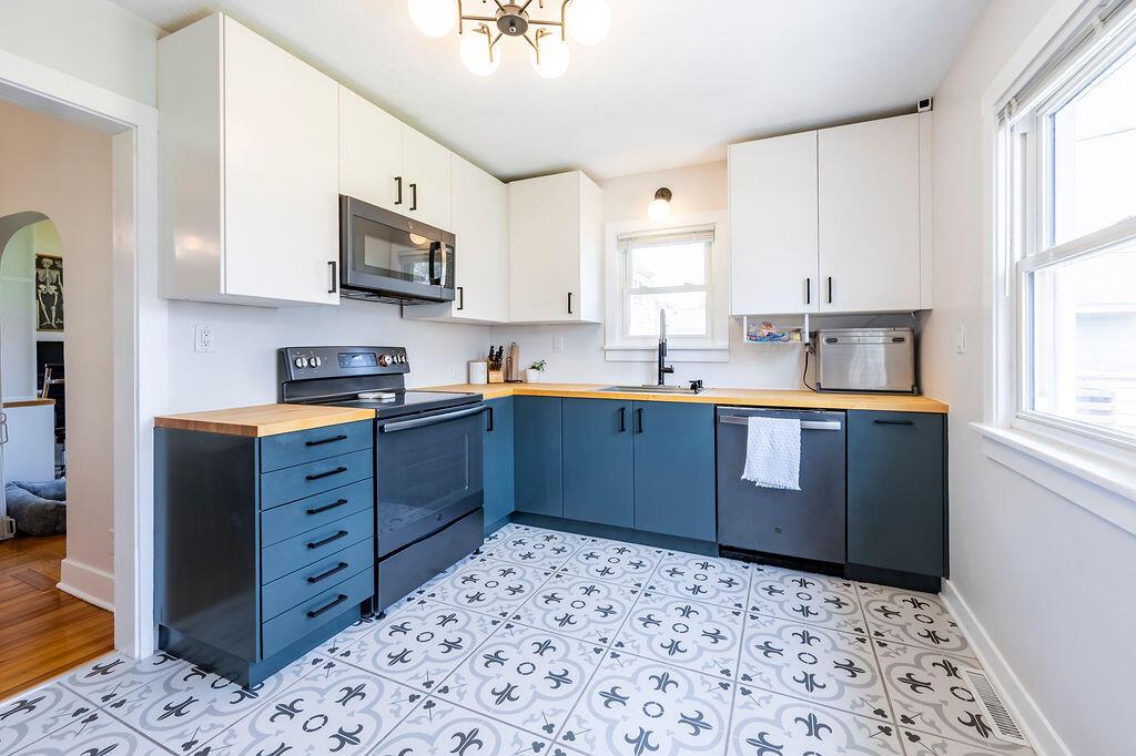 327 2nd STREET NORTH North