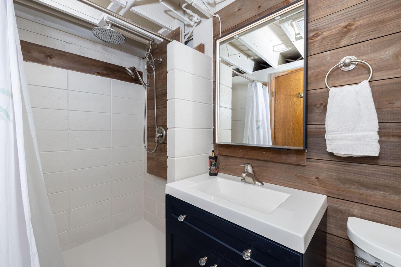 1554 Young DRIVE WEST West