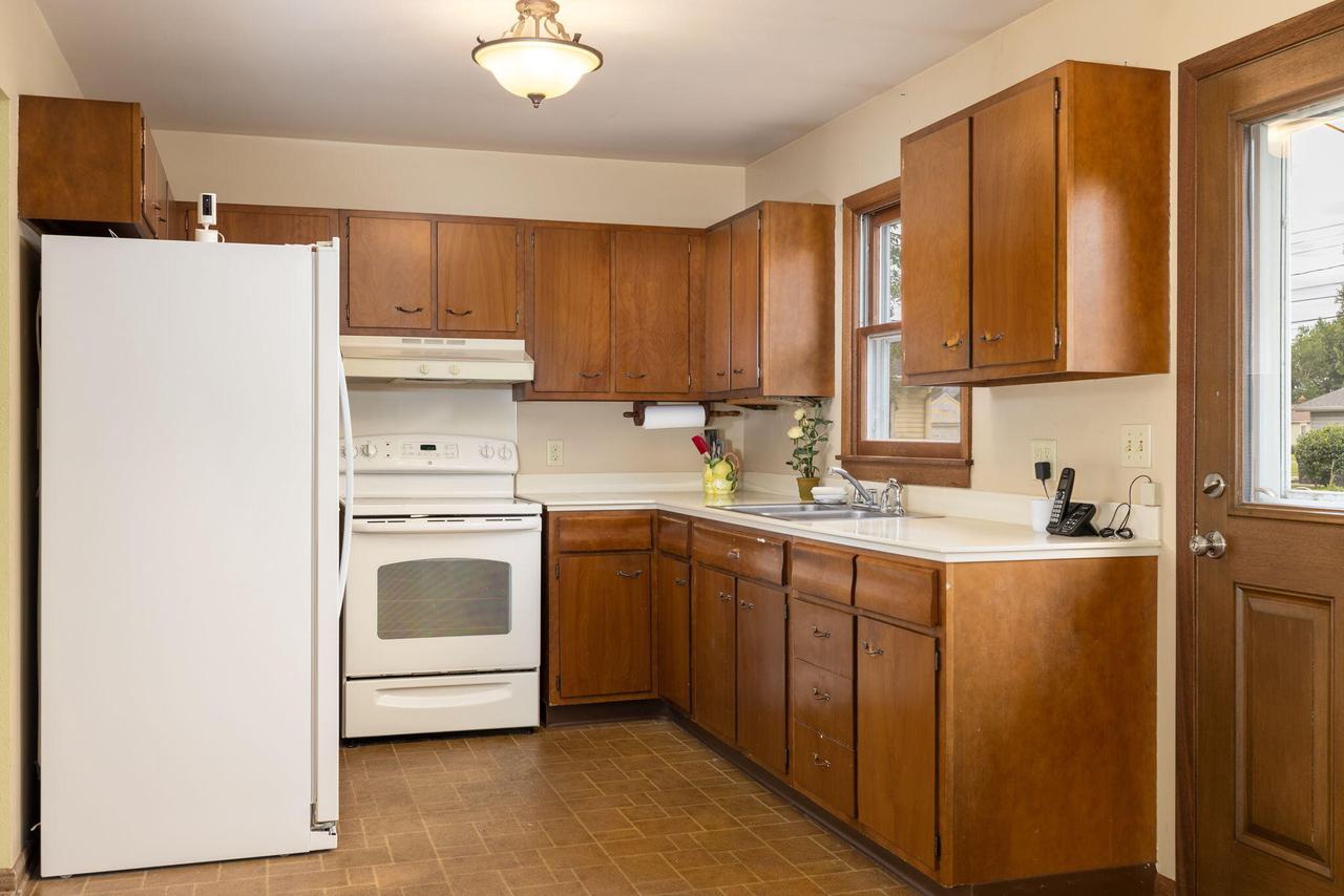 4215 Sunnyside DRIVE