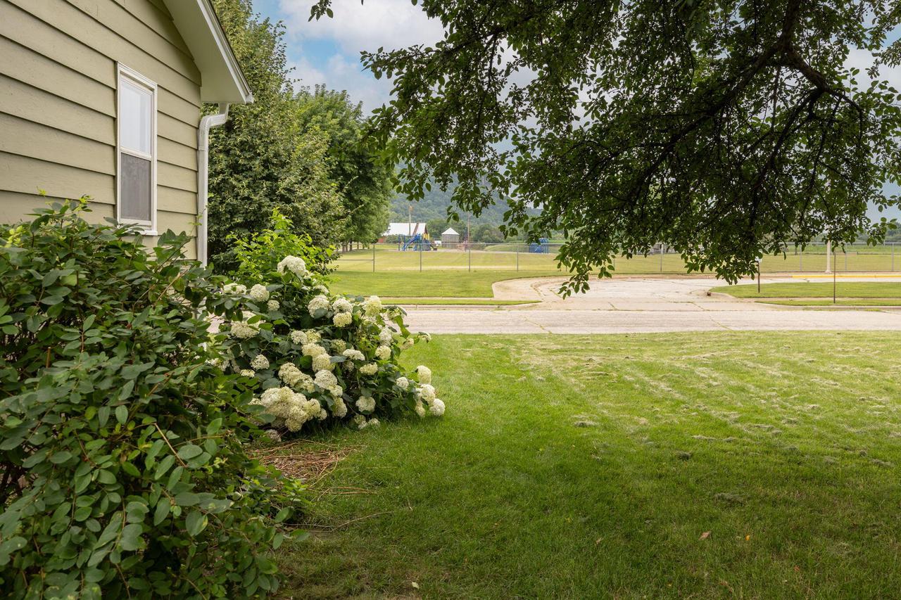 4215 Sunnyside DRIVE