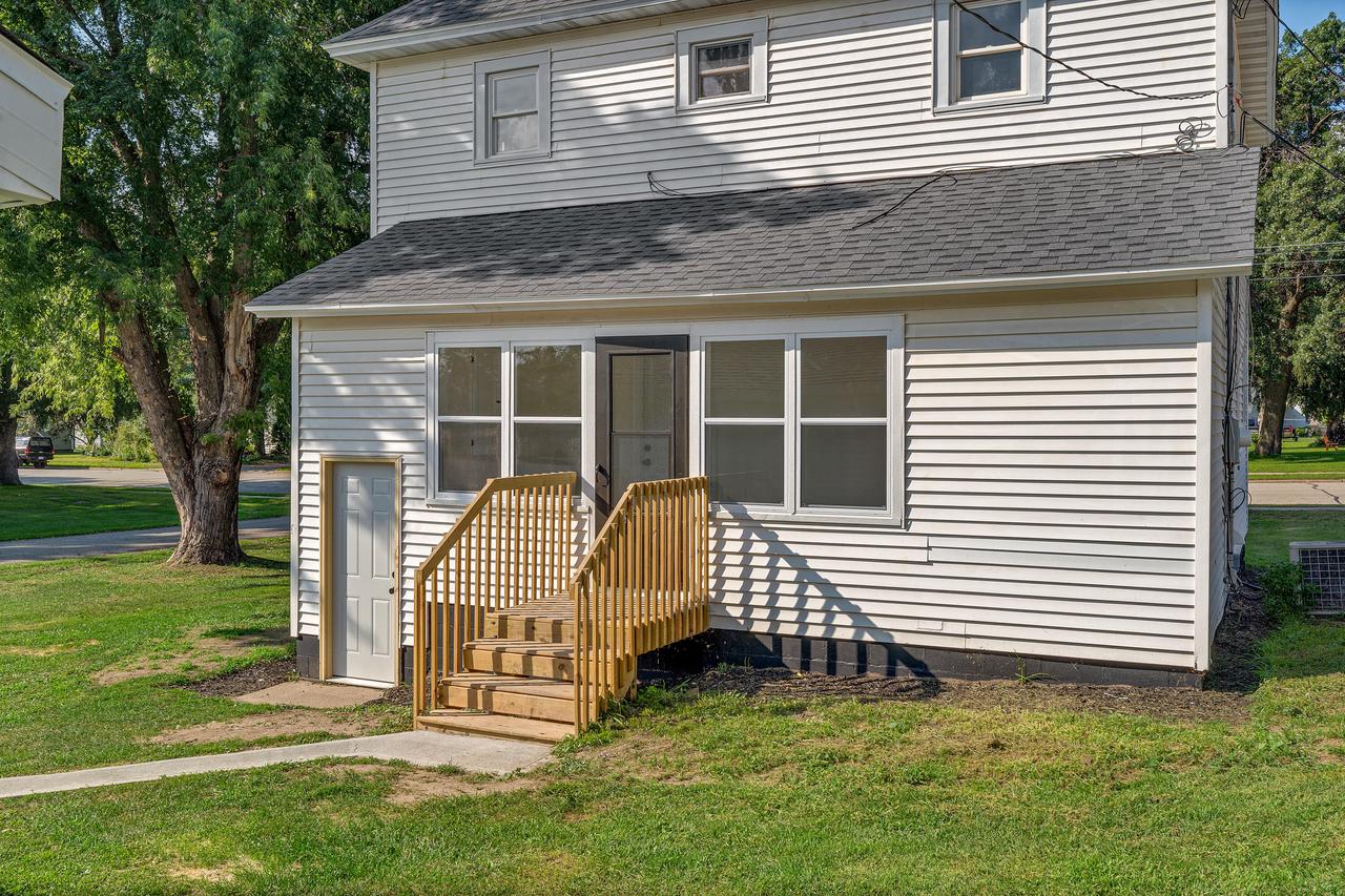 15695 East 2nd STREET