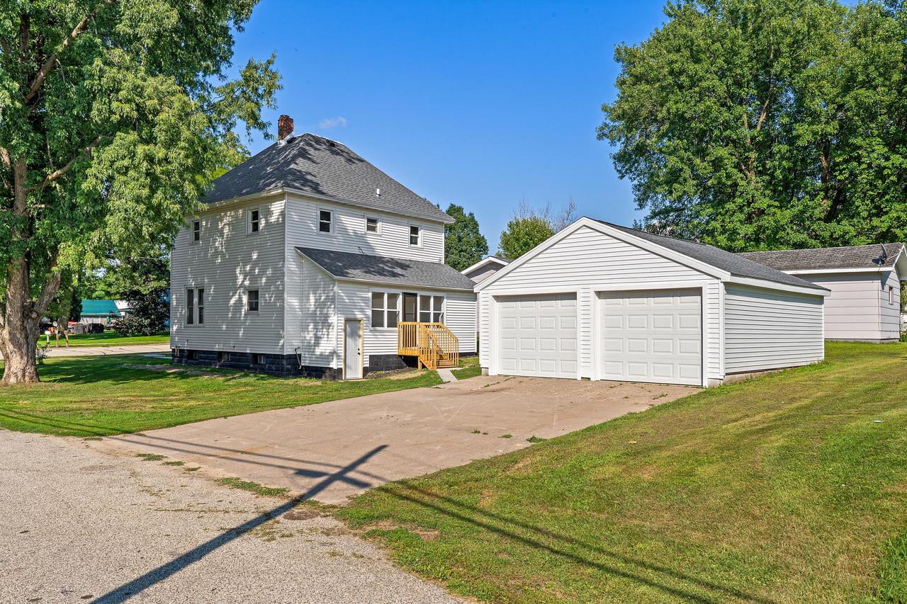 15695 East 2nd STREET