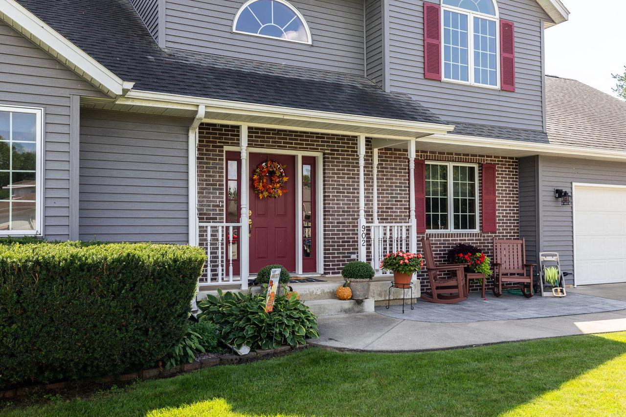 902 Susan PLACE