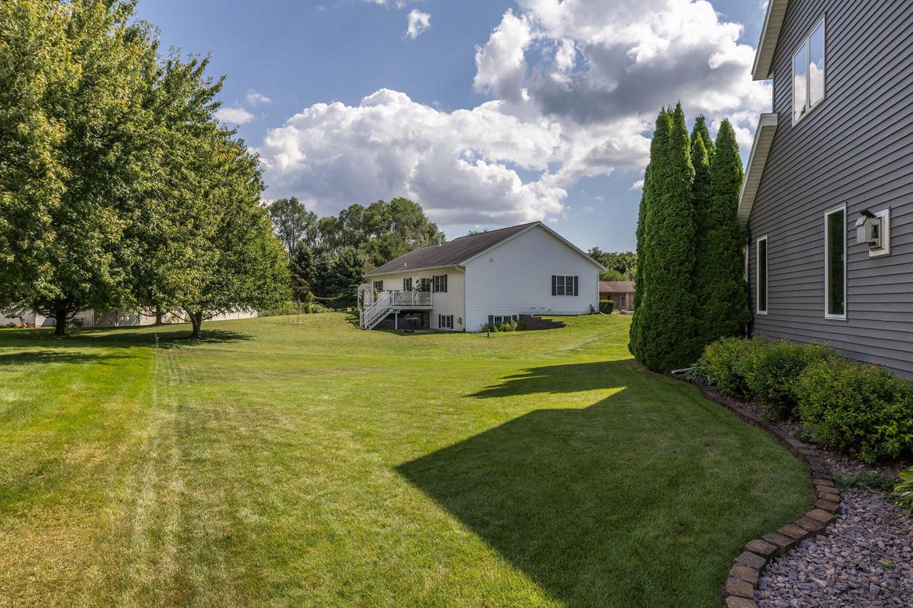 902 Susan PLACE