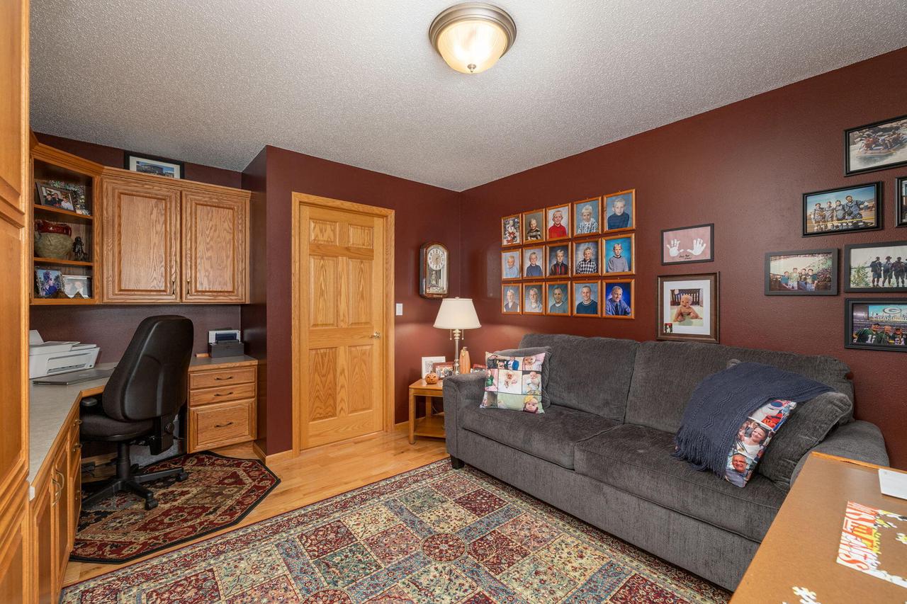 902 Susan PLACE