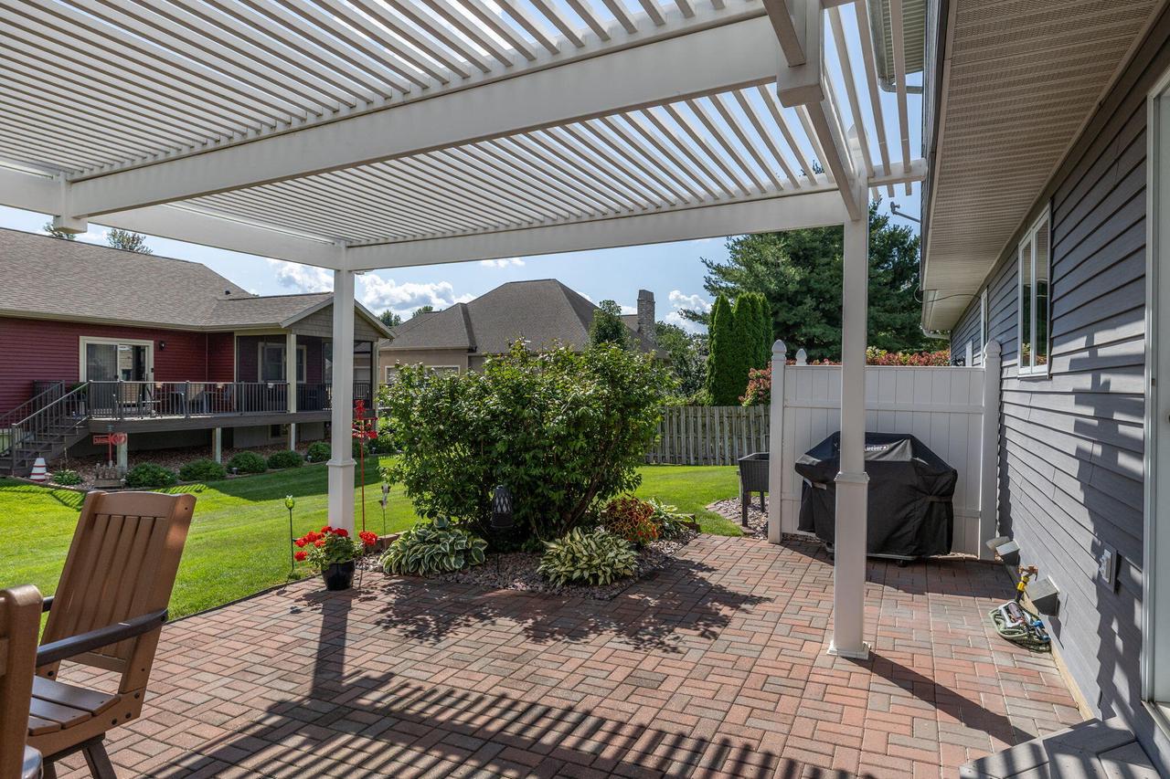 902 Susan PLACE