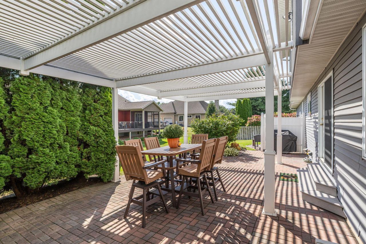 902 Susan PLACE