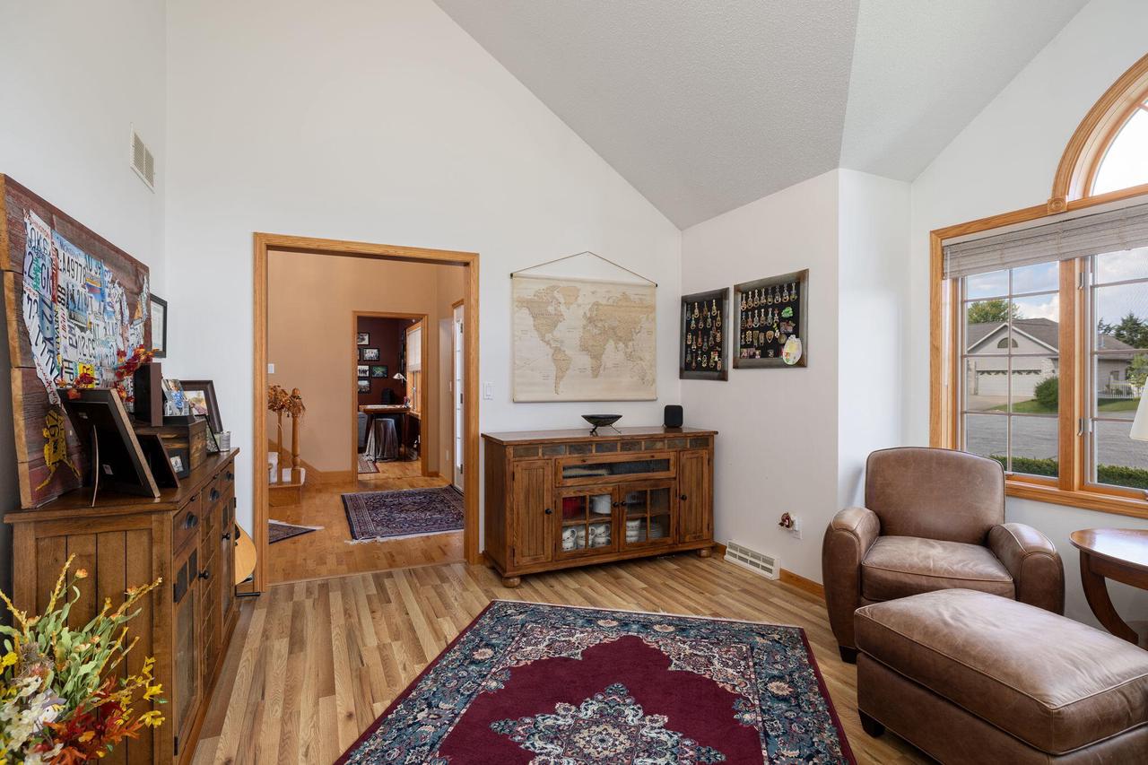 902 Susan PLACE