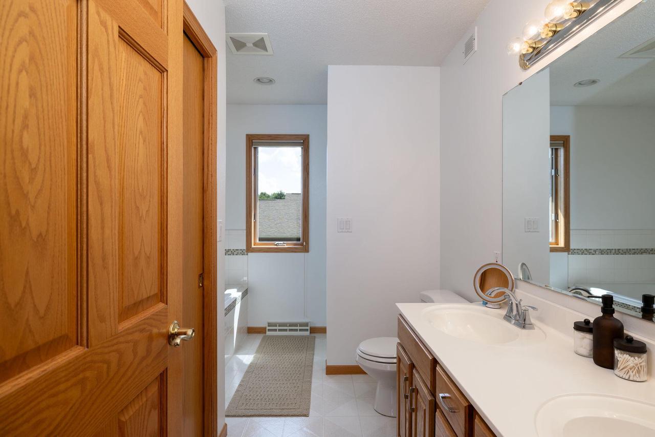 902 Susan PLACE