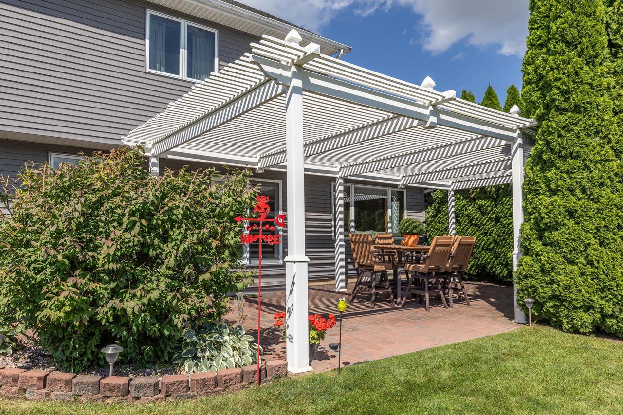 902 Susan PLACE