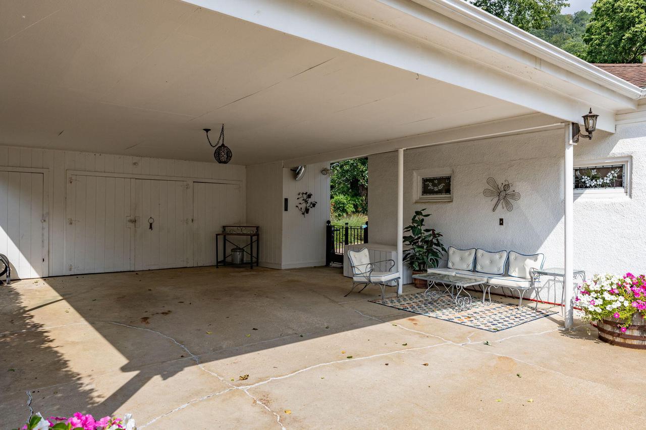 1817 Barnabee ROAD