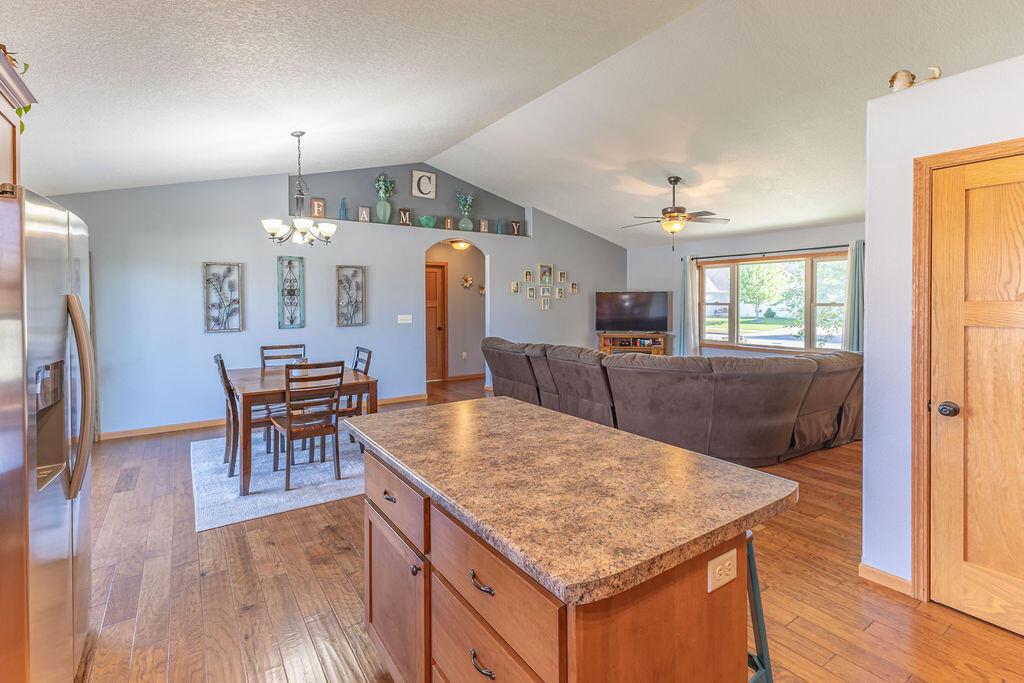 1123 huntington STREET