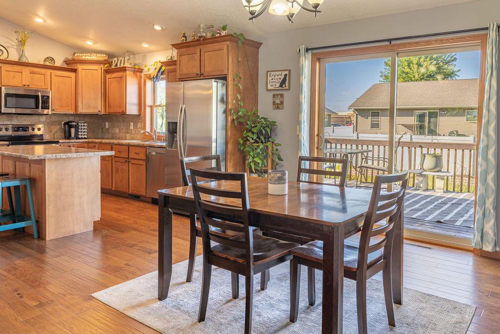 1123 huntington STREET