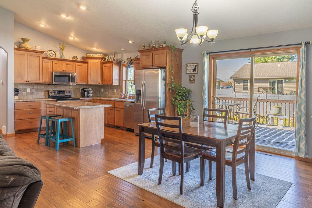 1123 huntington STREET