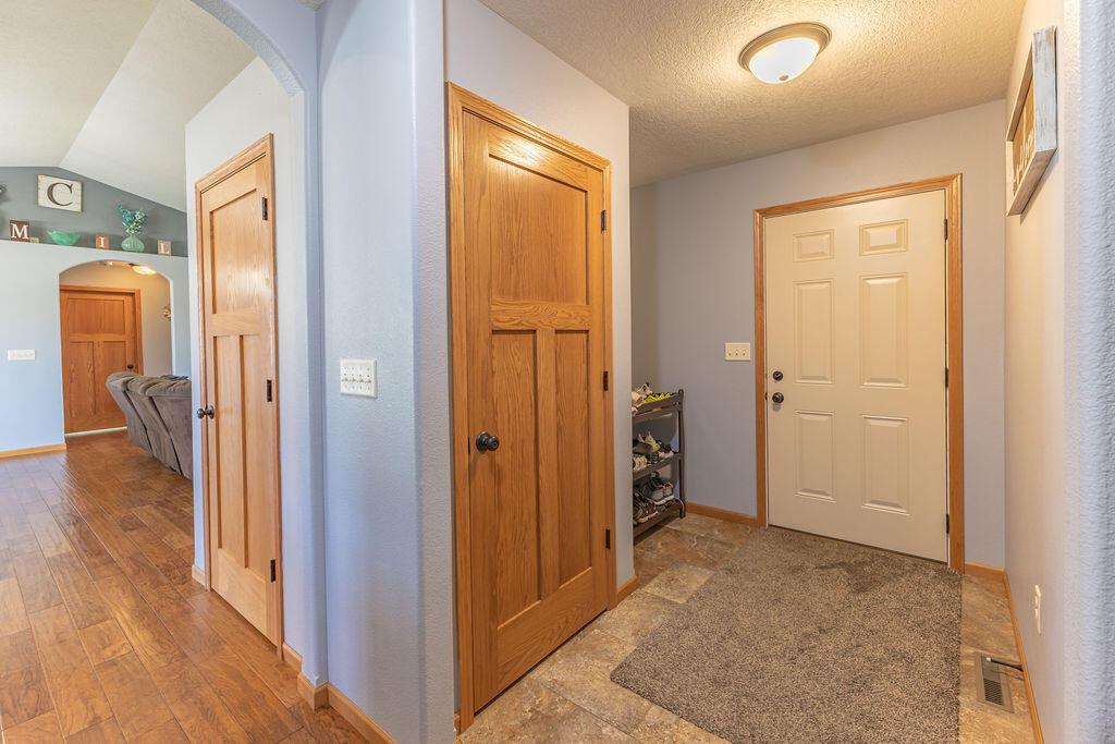 1123 huntington STREET