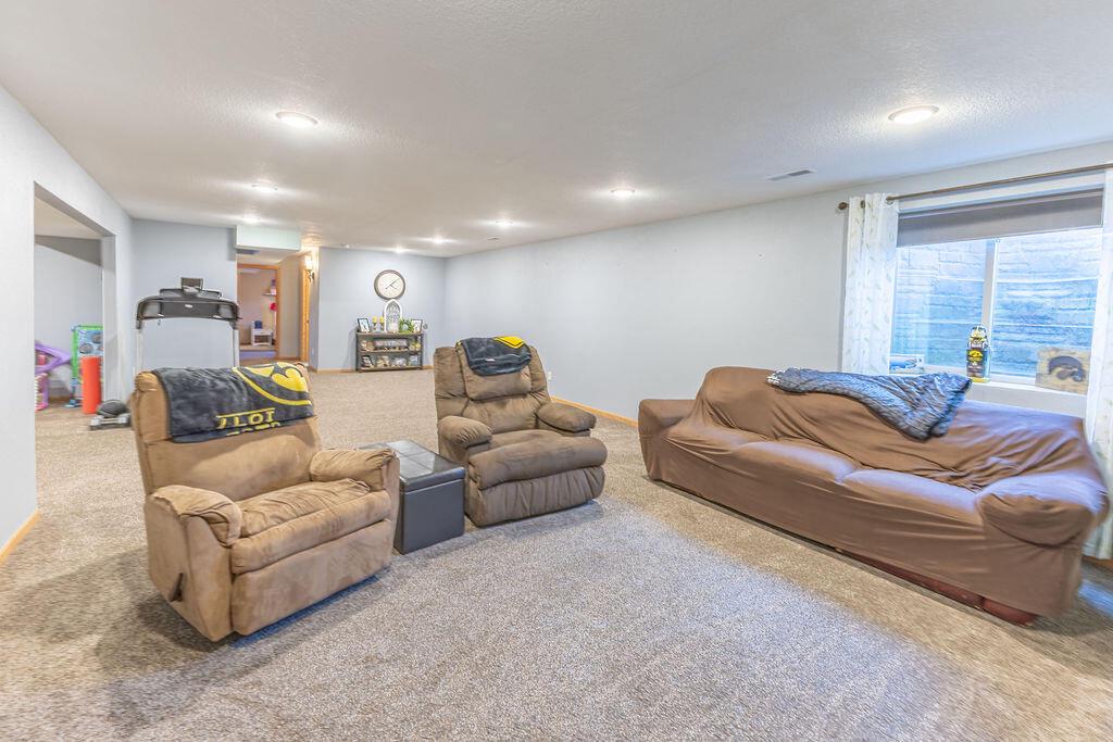 1123 huntington STREET