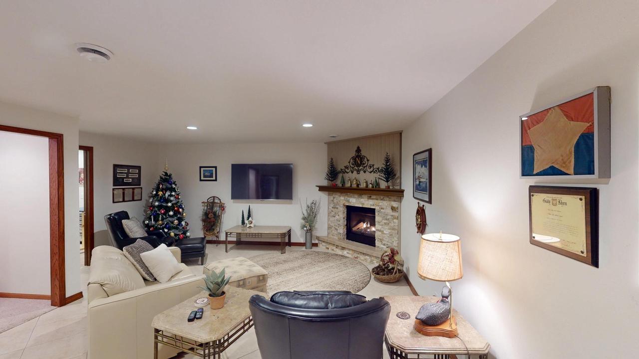 806 Maple Shade DRIVE