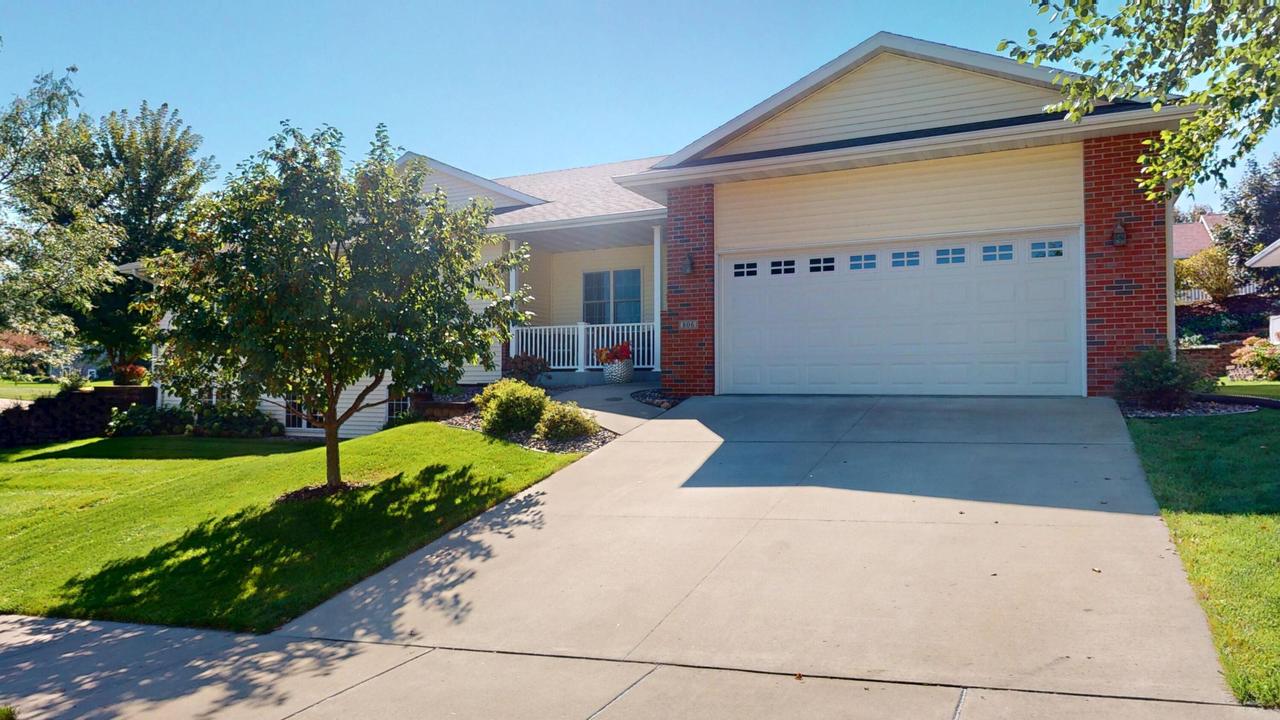 806 Maple Shade DRIVE