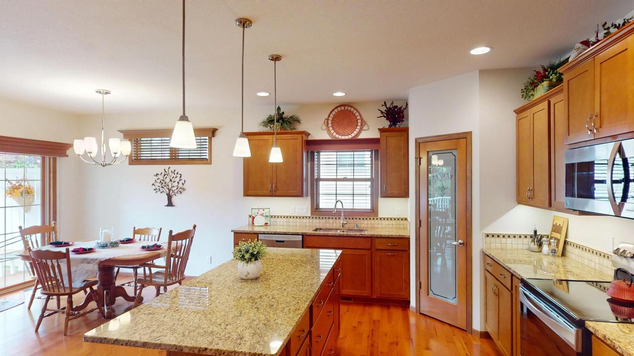 806 Maple Shade DRIVE