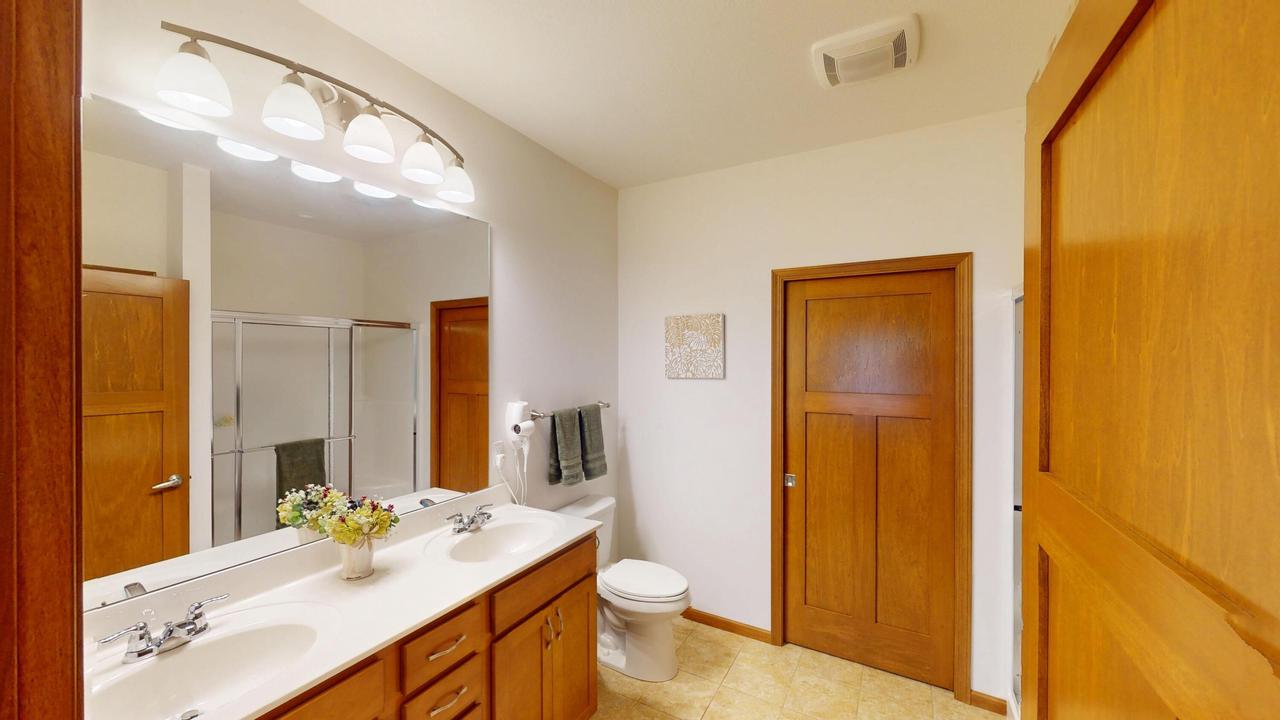 806 Maple Shade DRIVE