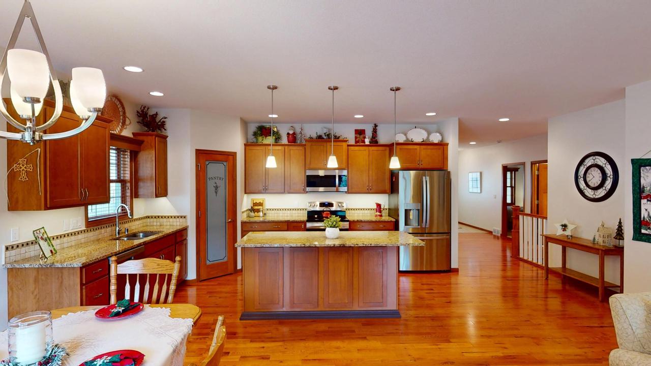 806 Maple Shade DRIVE