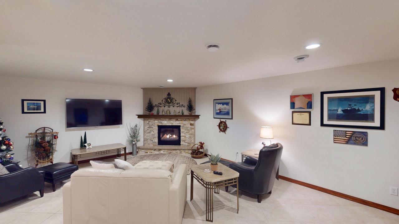 806 Maple Shade DRIVE